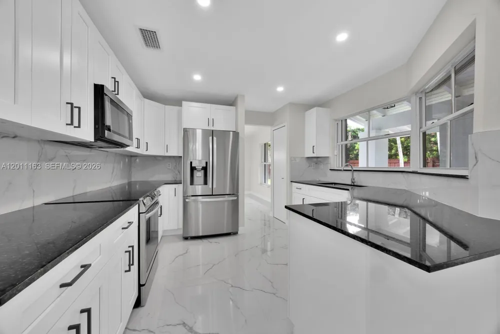 8503 SW 83rd St Miami, FL 33143