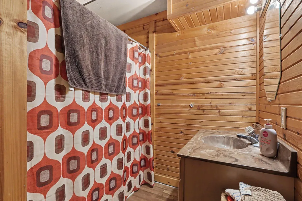 67747 Thunderbird Drive Sturgis, MI 49091