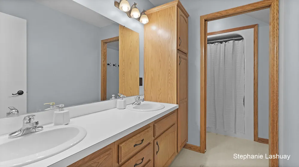 4029 Redbush Drive SW Grandville, MI 49418