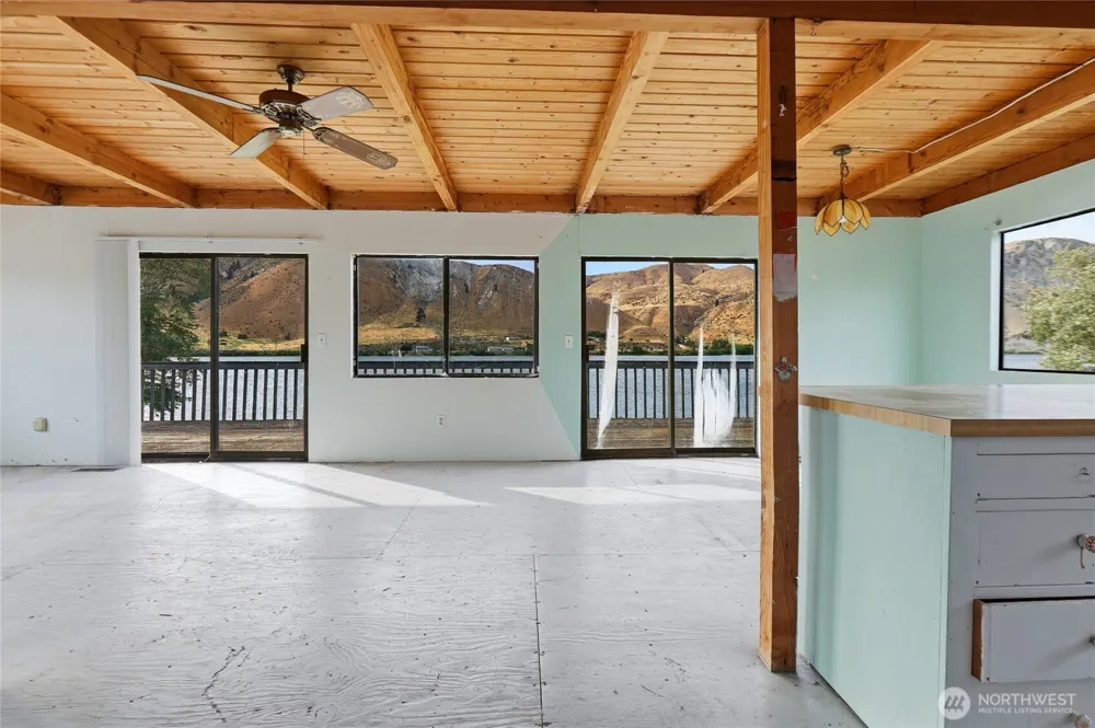 513 Riverview Drive Orondo, WA 98843