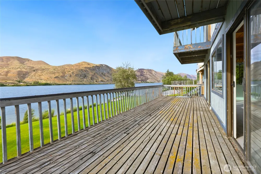 513 Riverview Drive Orondo, WA 98843