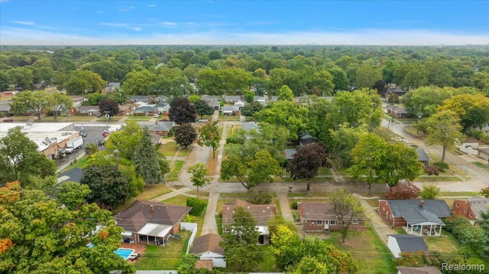 8641 Whitefield Street Dearborn Heights City, MI 48127