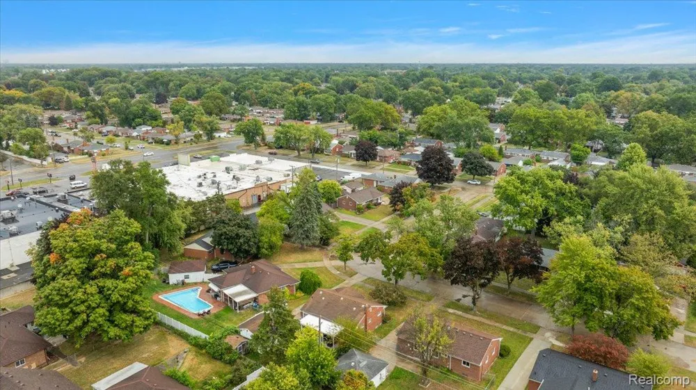 8641 Whitefield Street Dearborn Heights City, MI 48127