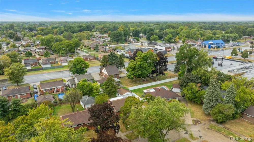 8641 Whitefield Street Dearborn Heights City, MI 48127