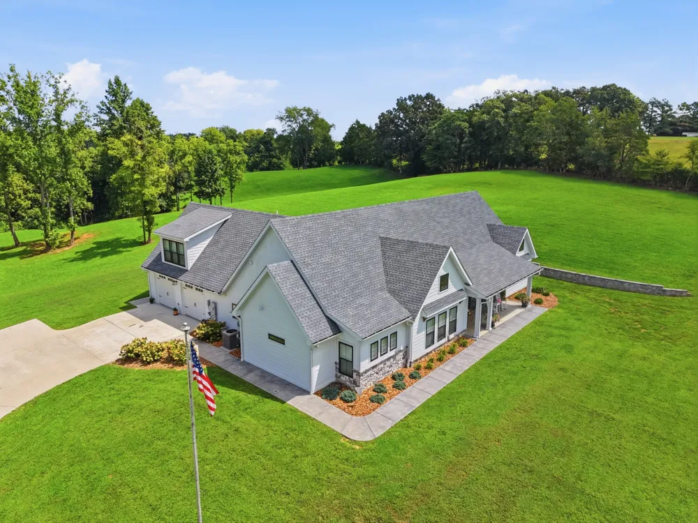 3787 Pistole Rd Sparta, TN 38583