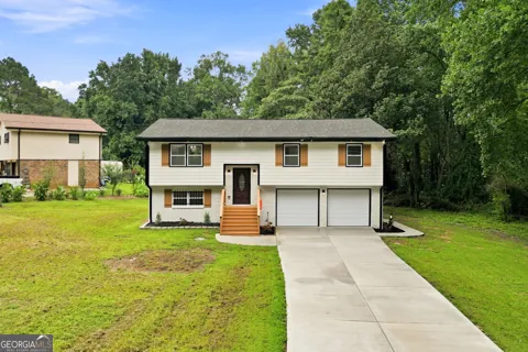 5827 Christopher LN