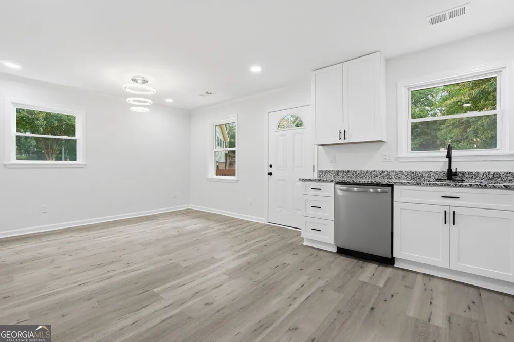 5827 Christopher LN Lithonia, GA 30058