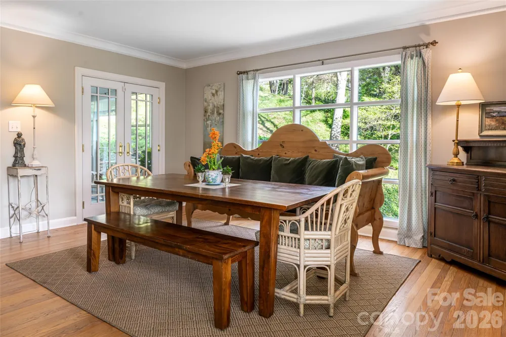 114 Cambridge Road Asheville, NC 28804