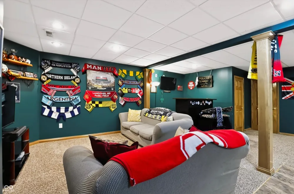 40 Decourcy Lane Franklin, IN 46131