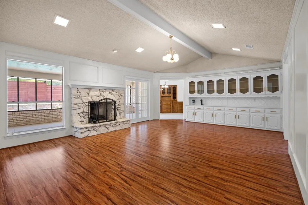 1315 Winding Brook Drive DeSoto, TX 75115