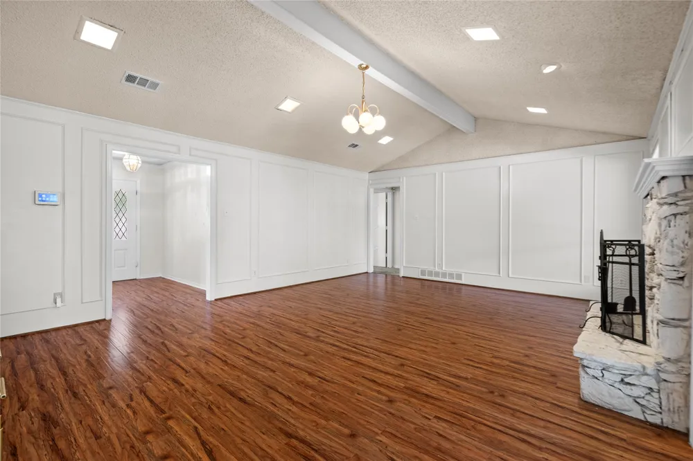 1315 Winding Brook Drive DeSoto, TX 75115