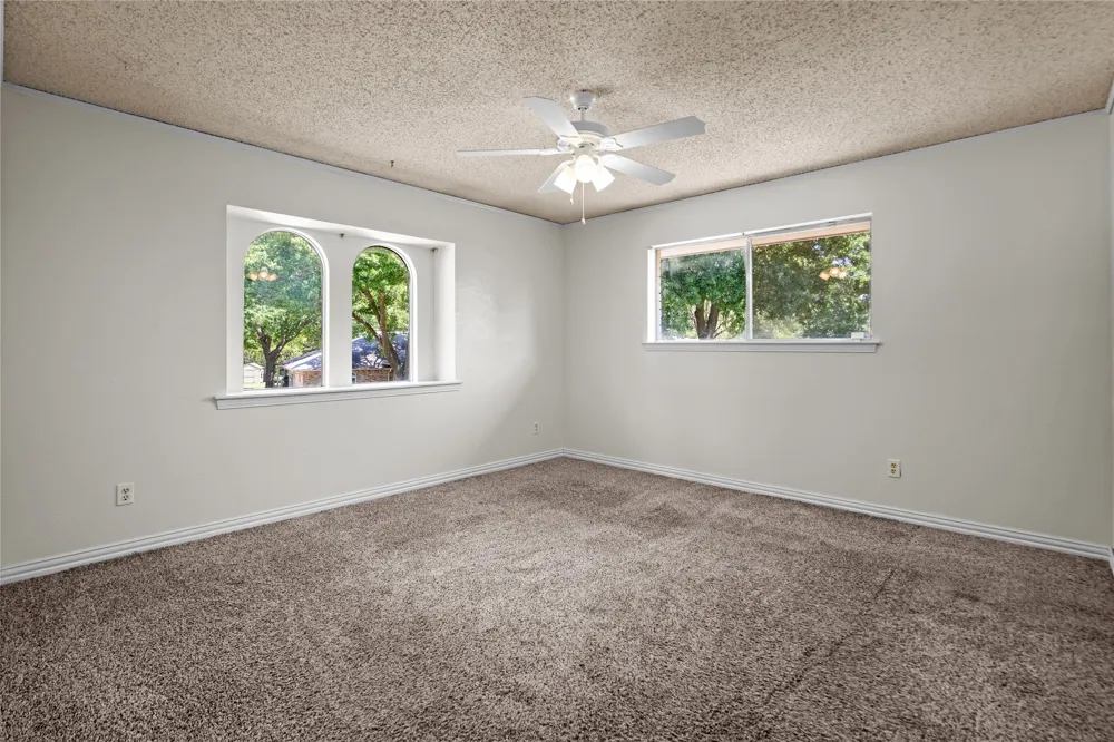 1315 Winding Brook Drive DeSoto, TX 75115