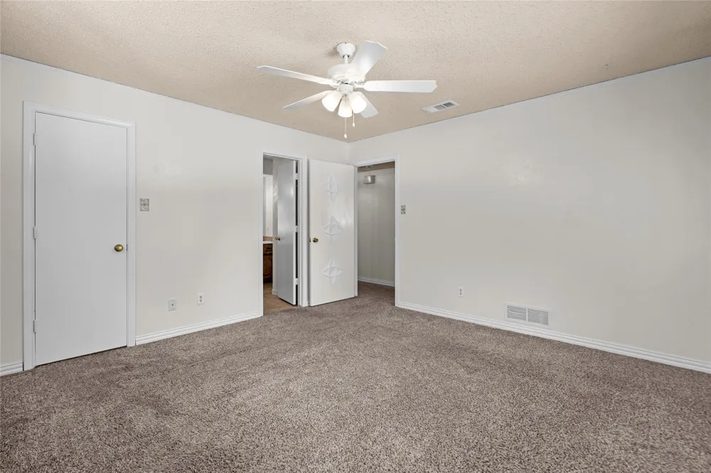 1315 Winding Brook Drive DeSoto, TX 75115