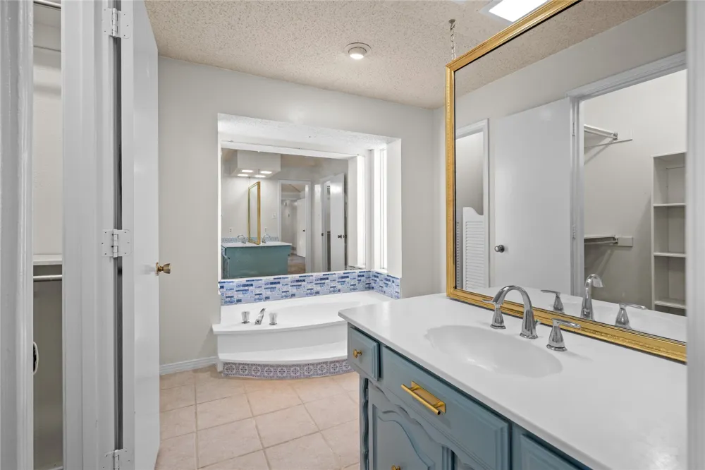 1315 Winding Brook Drive DeSoto, TX 75115