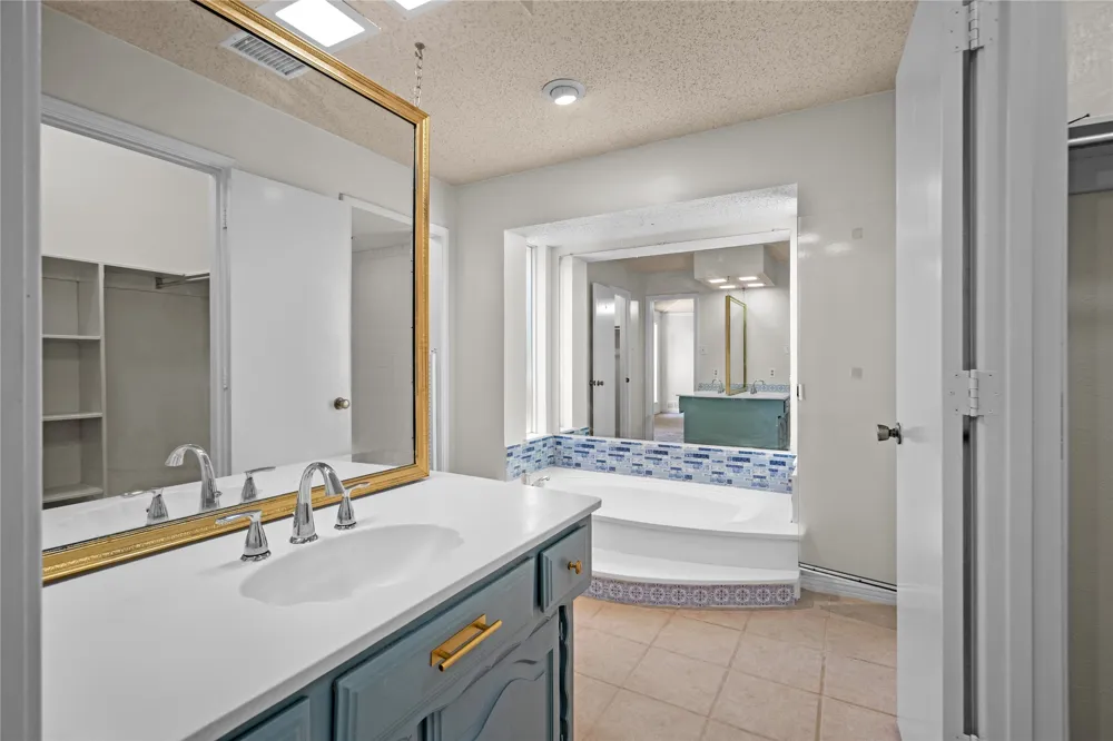 1315 Winding Brook Drive DeSoto, TX 75115