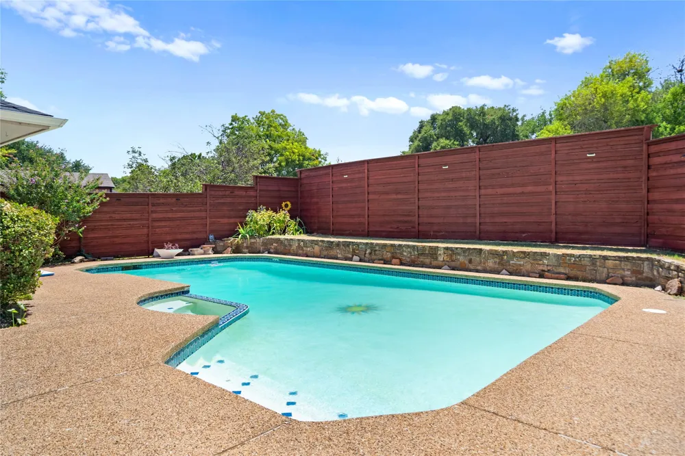 1315 Winding Brook Drive DeSoto, TX 75115