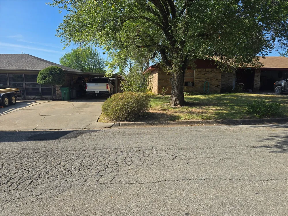 1514 Linda Street Bowie, TX 76230