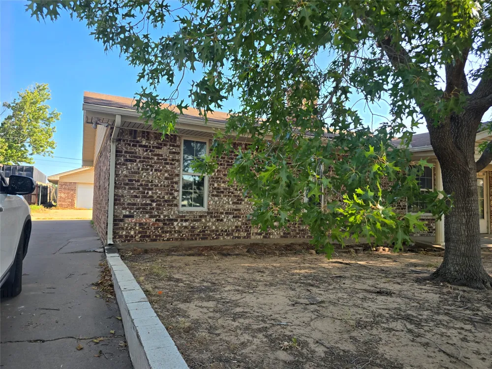 1514 Linda Street Bowie, TX 76230