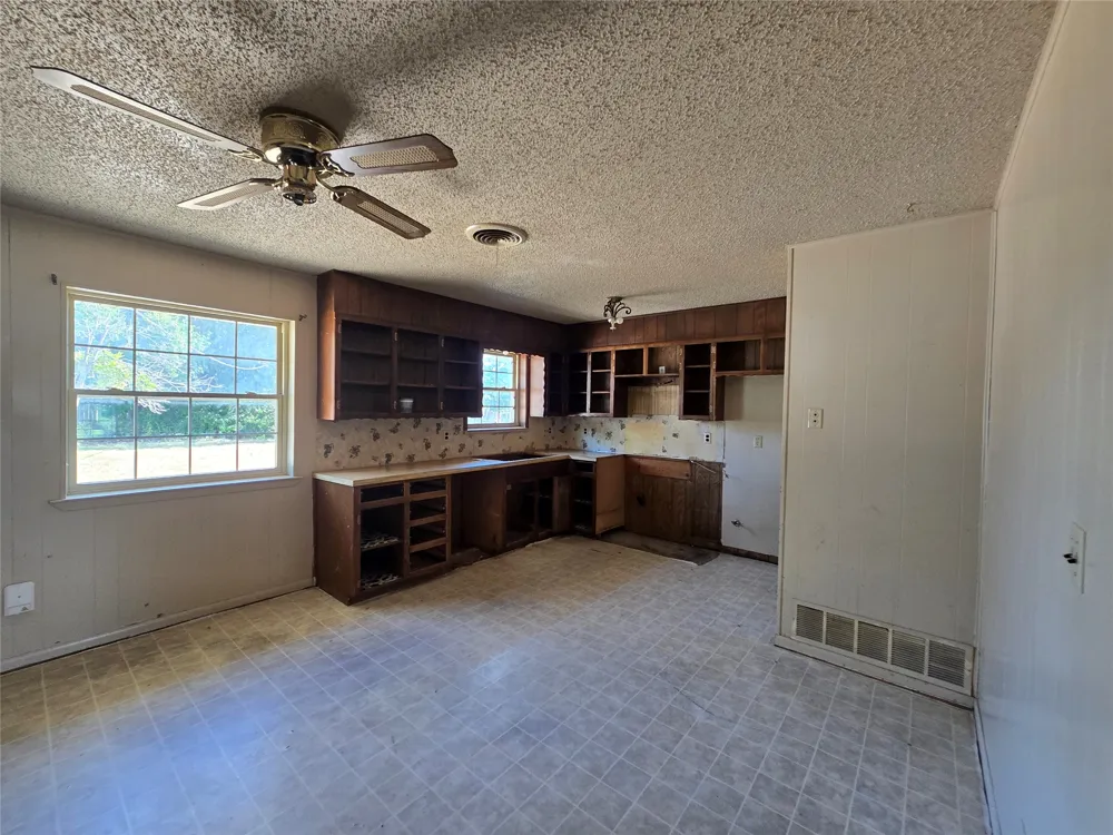 1514 Linda Street Bowie, TX 76230