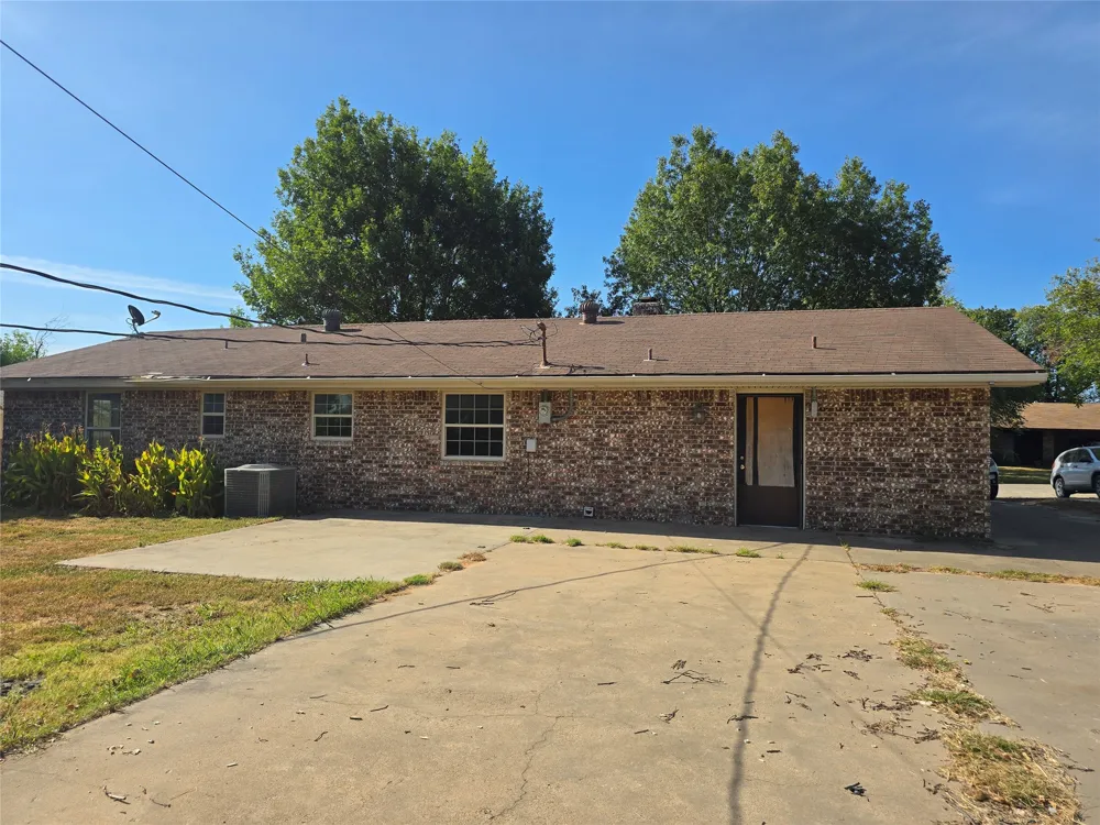 1514 Linda Street Bowie, TX 76230