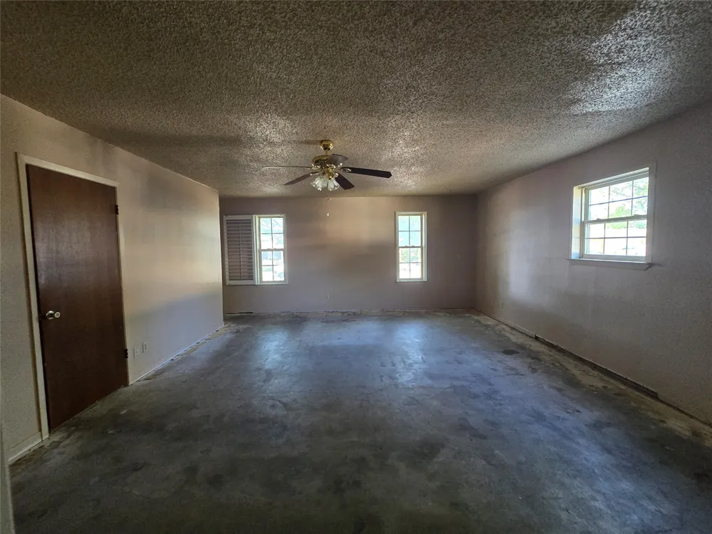 1514 Linda Street Bowie, TX 76230