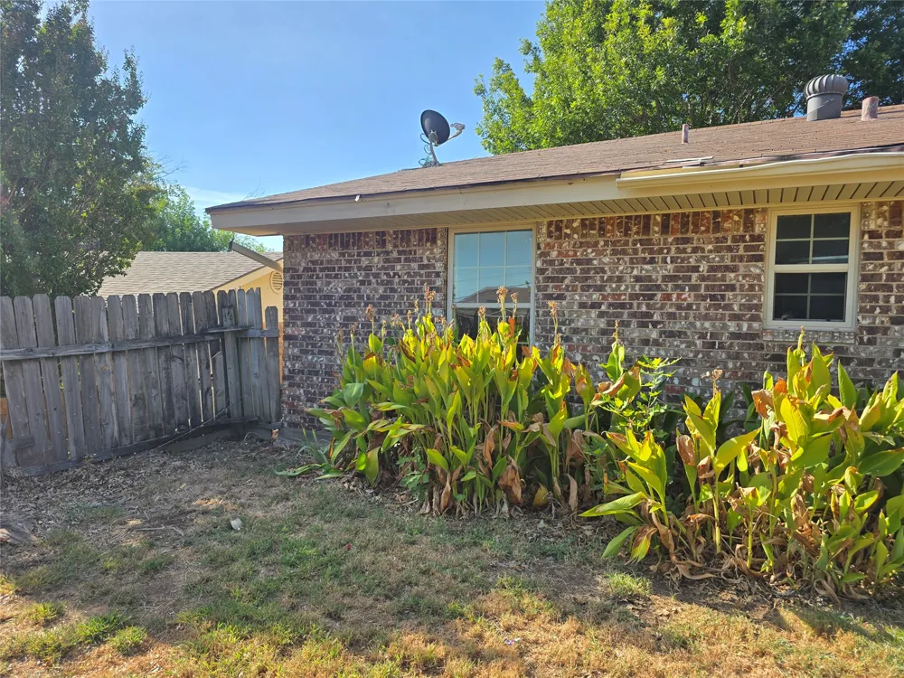 1514 Linda Street Bowie, TX 76230