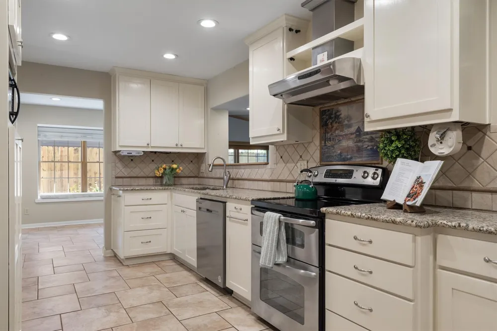 2710 Forestview Drive Corinth, TX 76210
