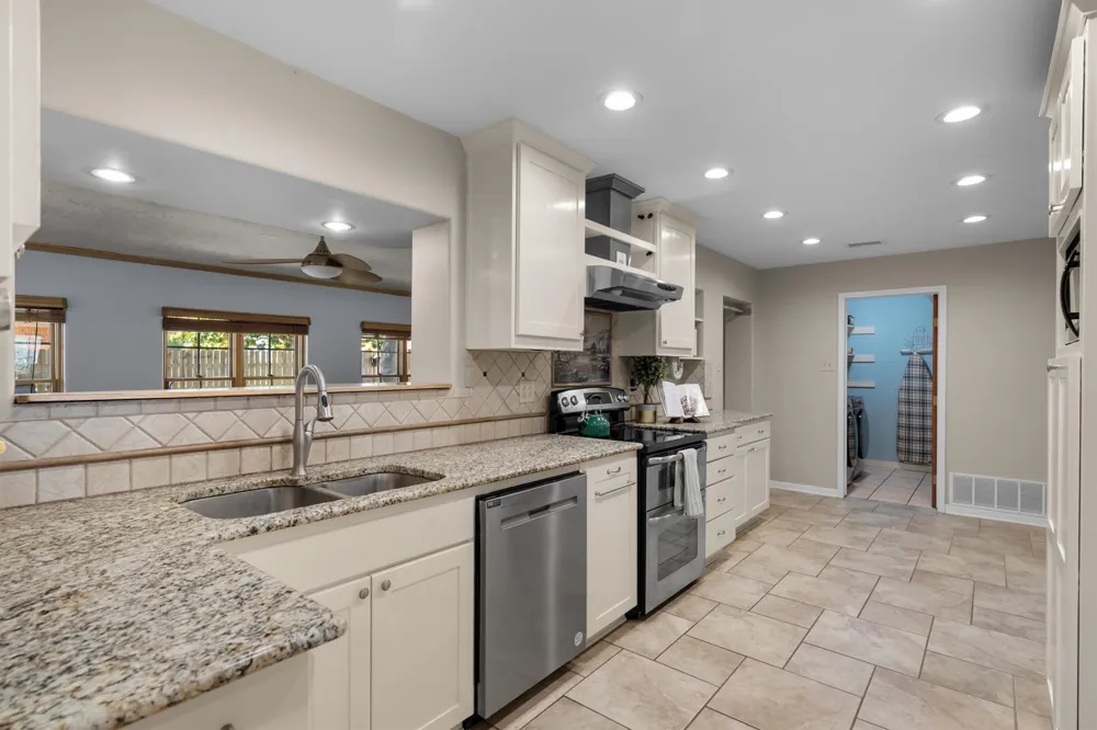 2710 Forestview Drive Corinth, TX 76210