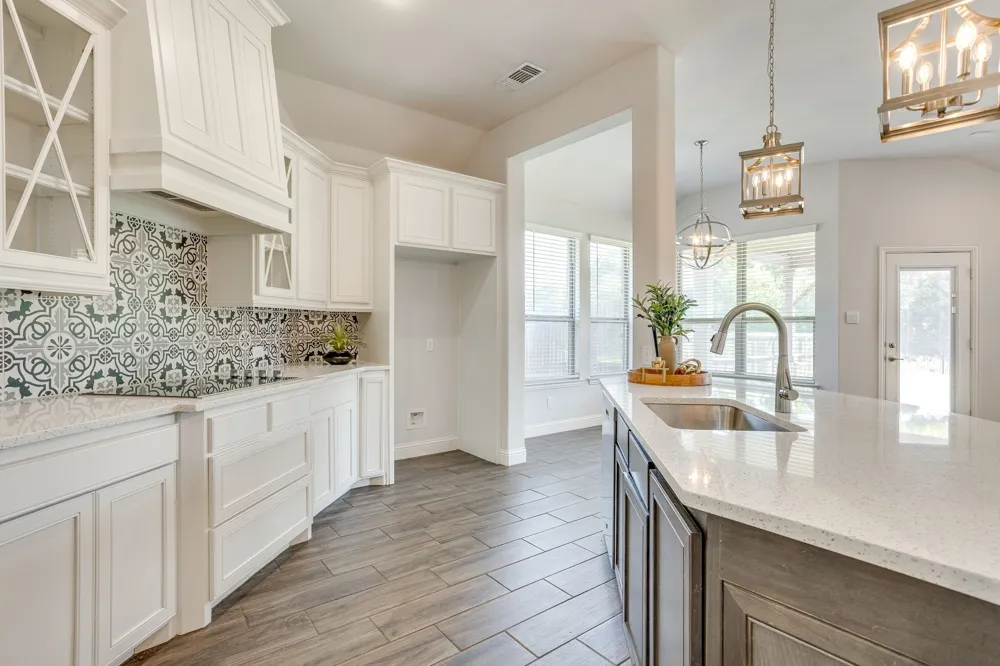 1209 Rushmore Drive Burleson, TX 76028