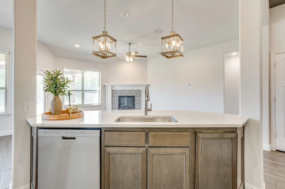 1209 Rushmore Drive Burleson, TX 76028