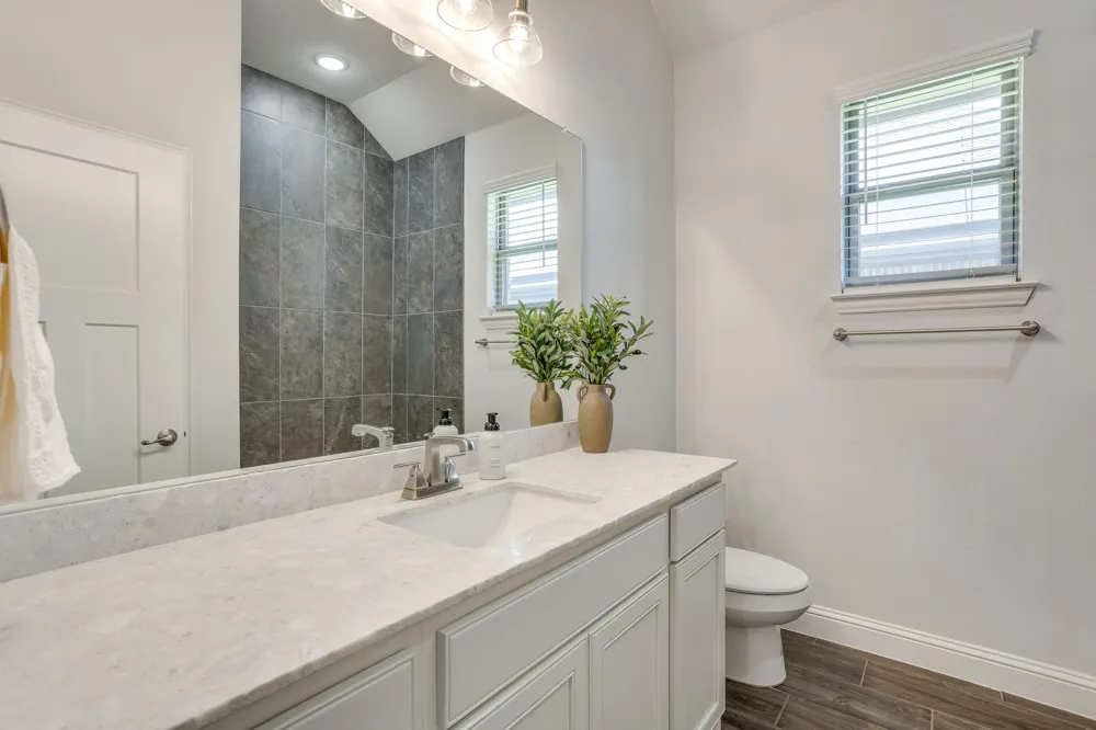 1209 Rushmore Drive Burleson, TX 76028