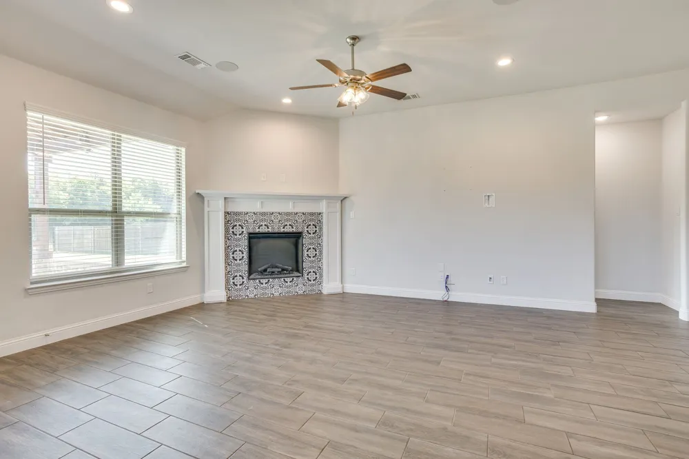 1209 Rushmore Drive Burleson, TX 76028