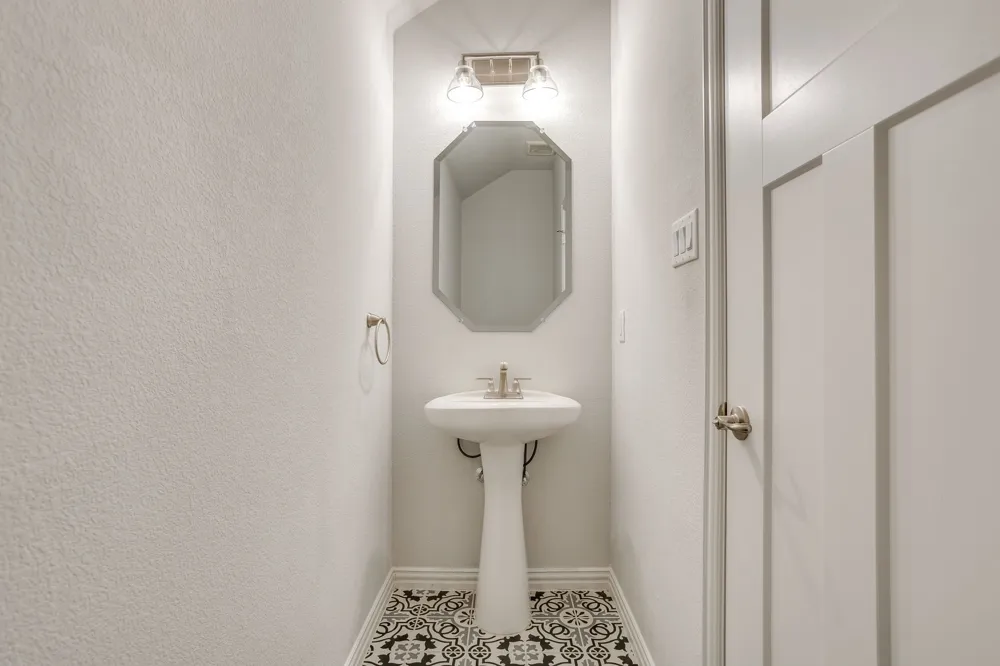1209 Rushmore Drive Burleson, TX 76028