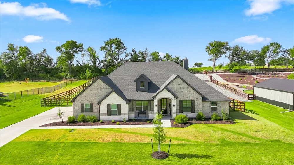 3525 Lariat Trail Van Alstyne, TX 75495