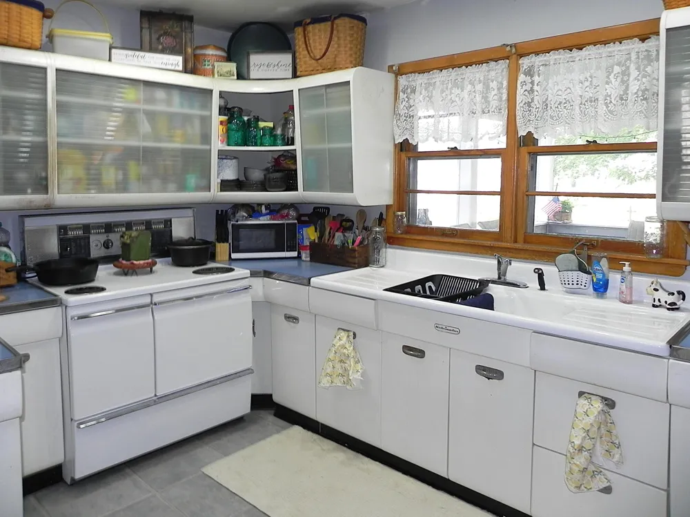 329 Lakeview Avenue Sturgis, MI 49091