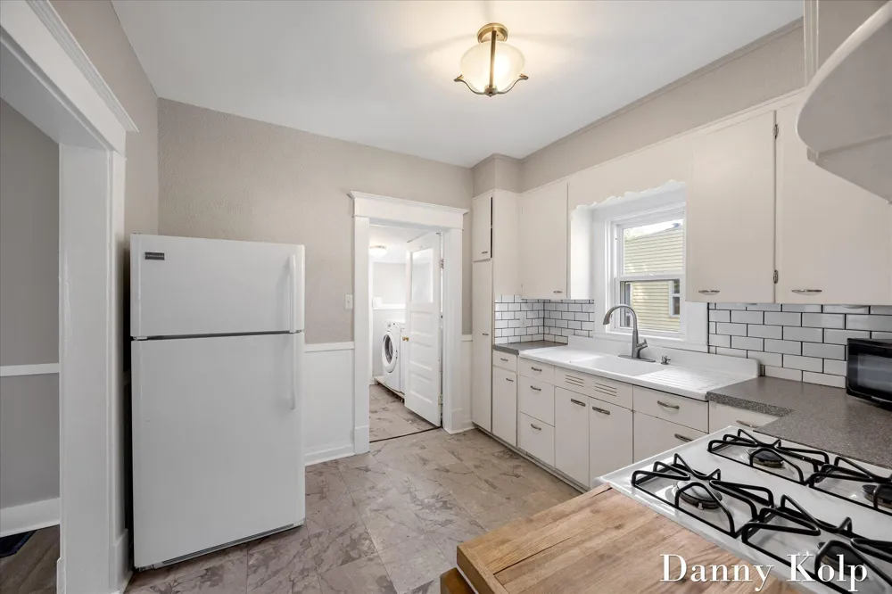 18 Ann Street NW Grand Rapids, MI 49505