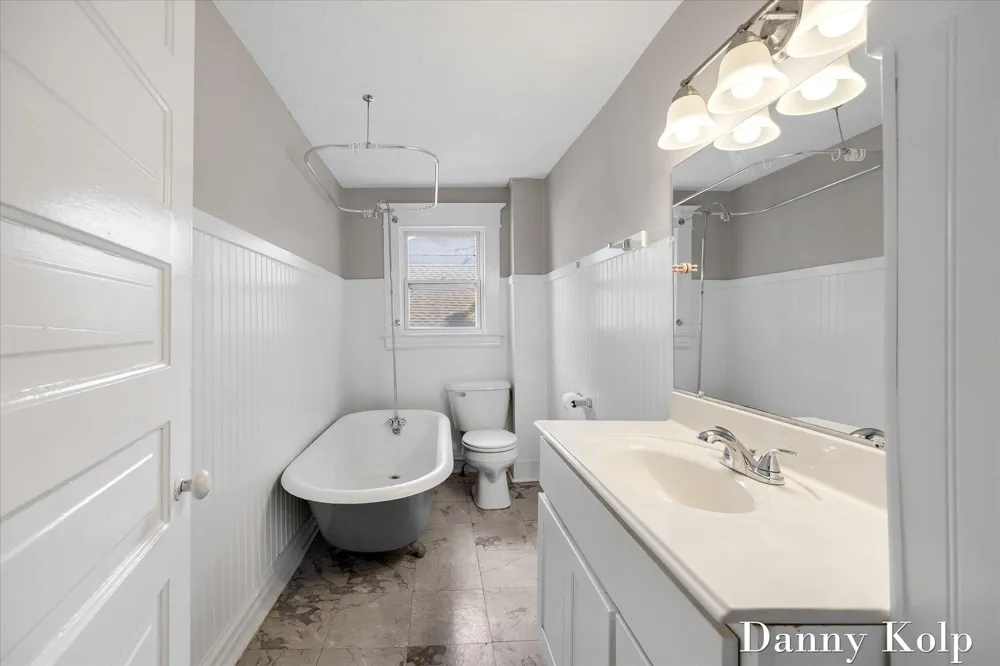 18 Ann Street NW Grand Rapids, MI 49505