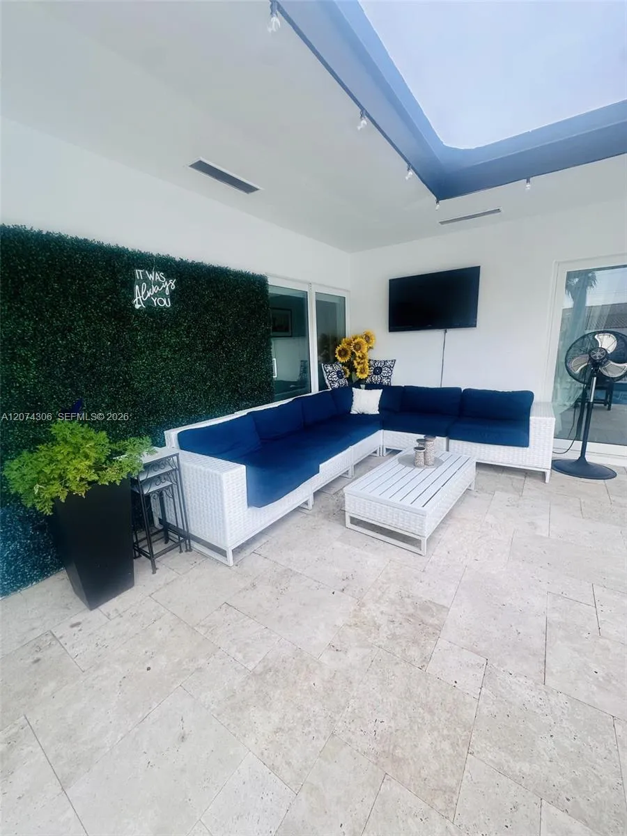1640 NE 59th Pl Fort Lauderdale, FL 33334