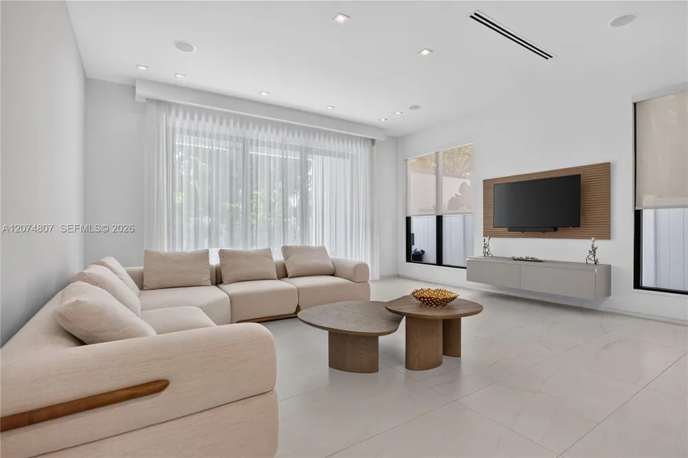 1404 NE 5th STREET Fort Lauderdale, FL 33301