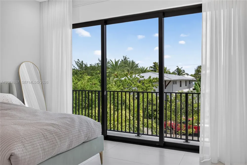 1404 NE 5th STREET Fort Lauderdale, FL 33301