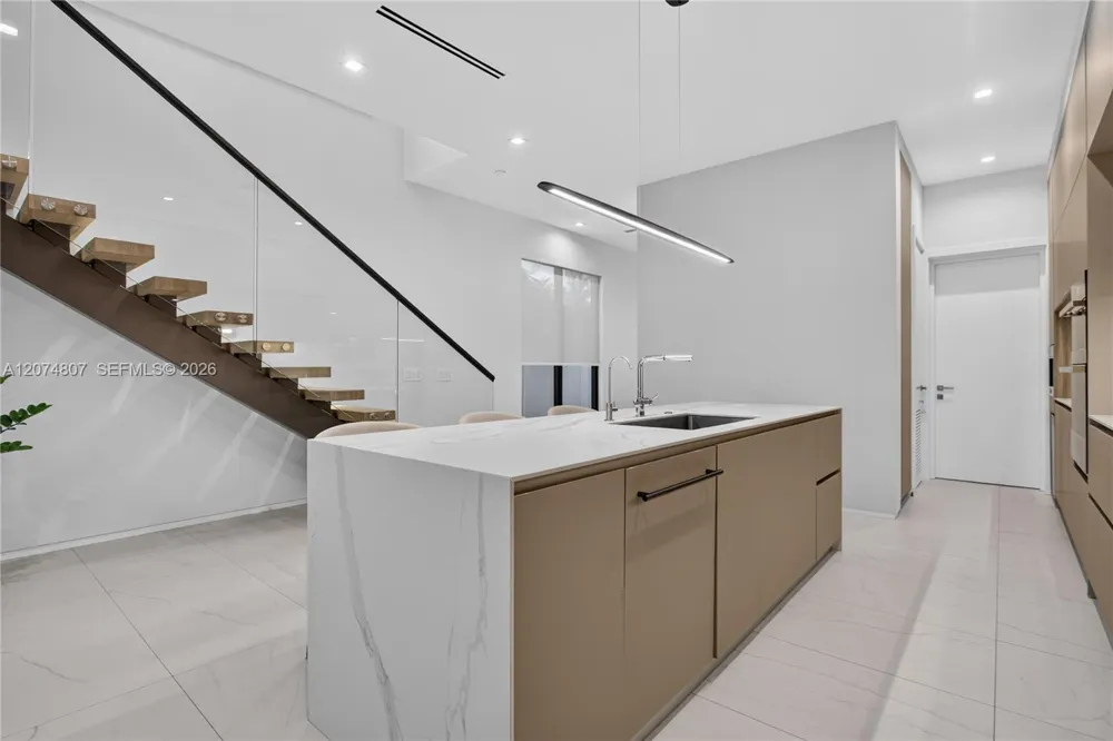 1404 NE 5th STREET Fort Lauderdale, FL 33301