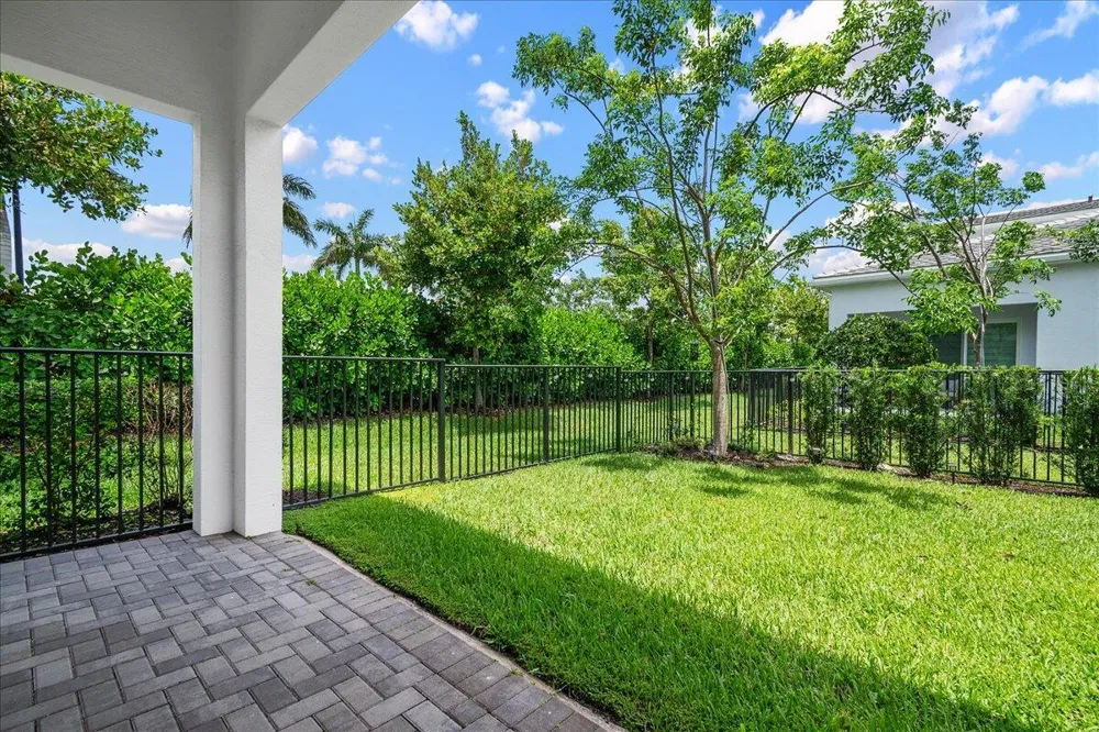 16493 Helix Court Westlake, FL 33470