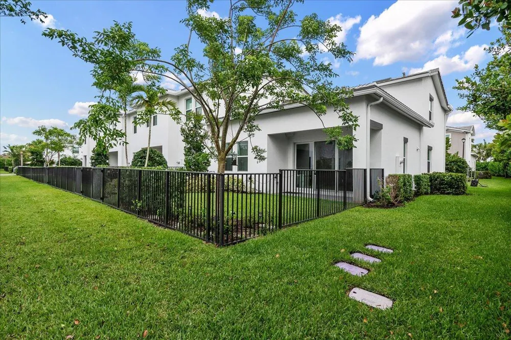 16493 Helix Court Westlake, FL 33470
