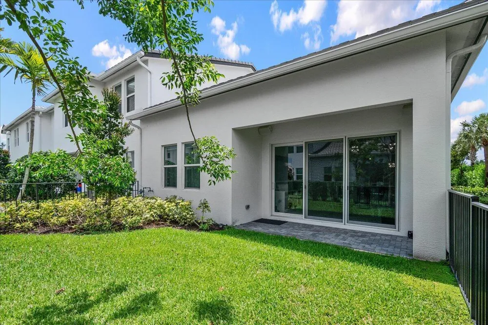 16493 Helix Court Westlake, FL 33470