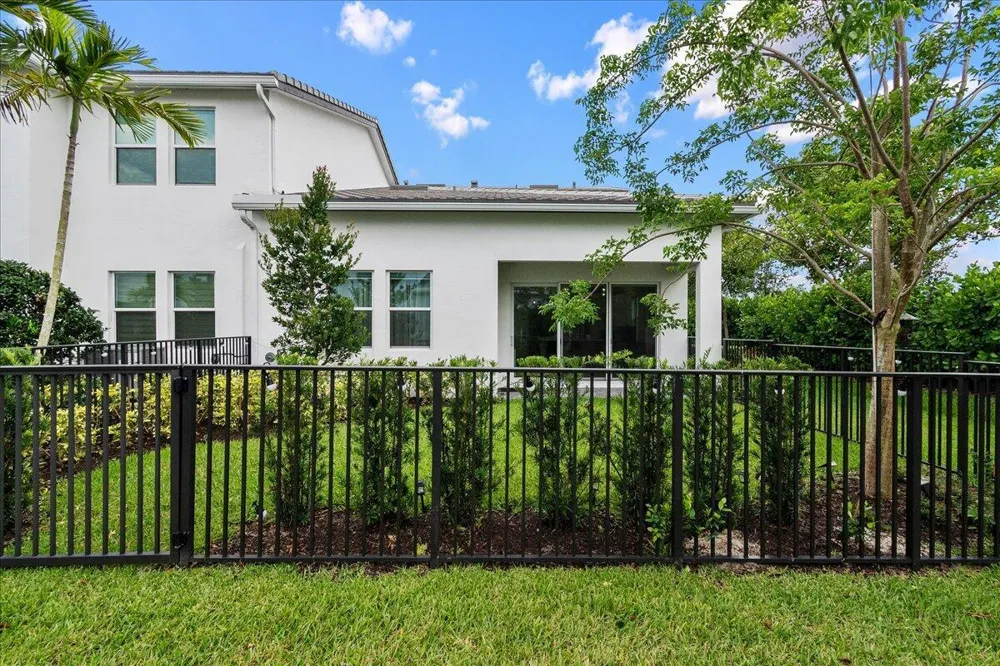 16493 Helix Court Westlake, FL 33470