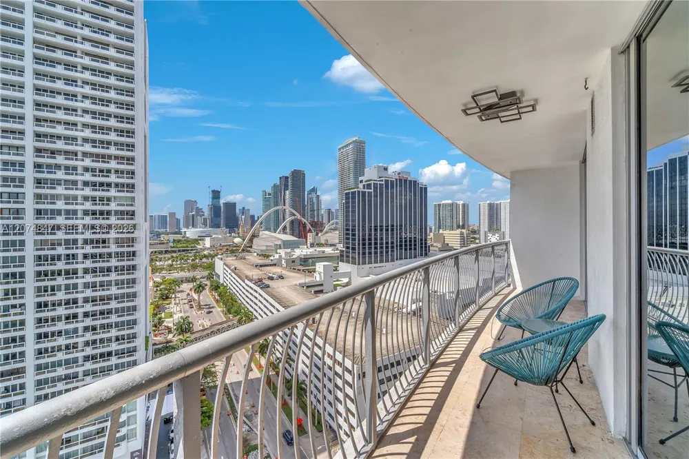 1750 Bayshore Drive #2004 Miami, FL 33132