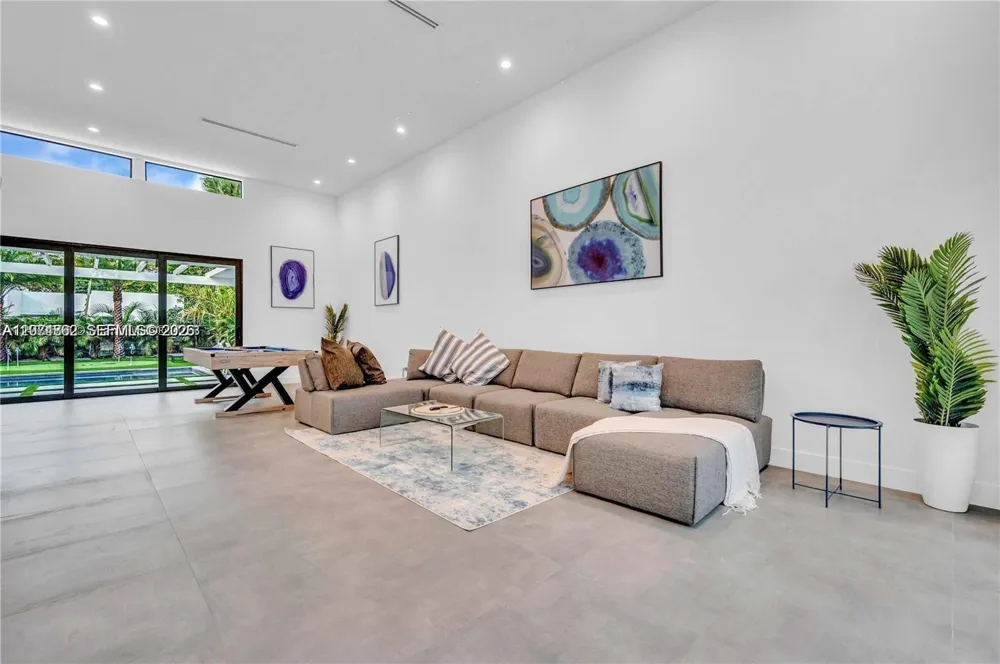 155 NW 51st St #0 Miami, FL 33127