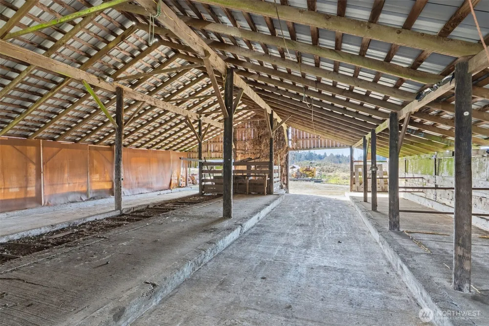 957 W State Route 4 Cathlamet, WA 98612