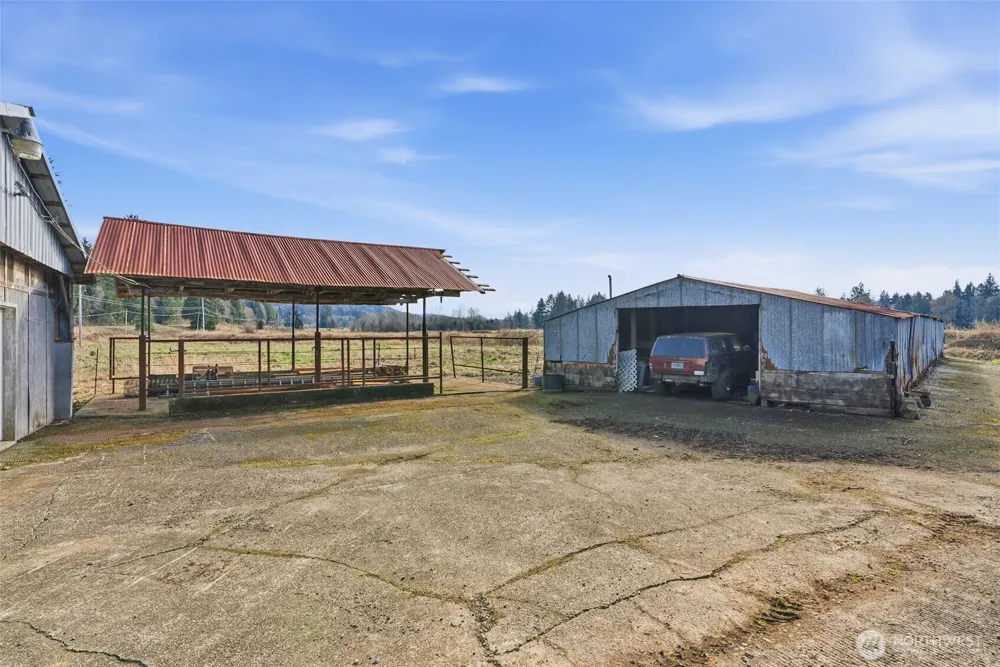 957 W State Route 4 Cathlamet, WA 98612