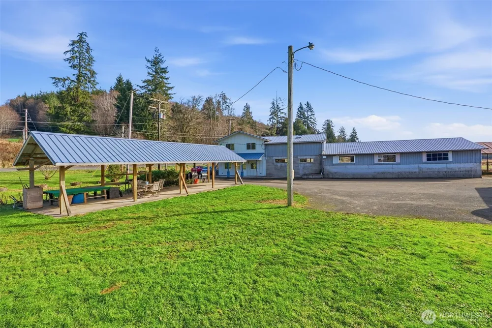 957 W State Route 4 Cathlamet, WA 98612